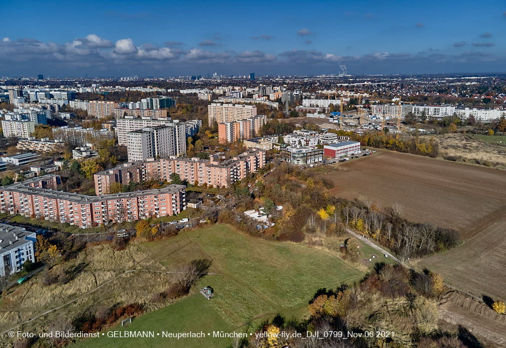 06.11.2021 - Der Noch-Acker in Neuperlach