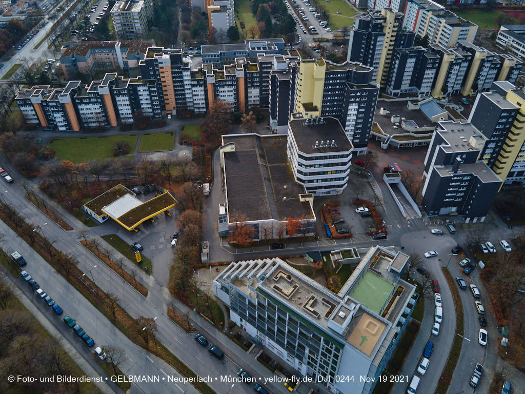 19.11.2021 - Wohnanlage Karl-Marx-Ring 52-62 und Marx-Zentrum