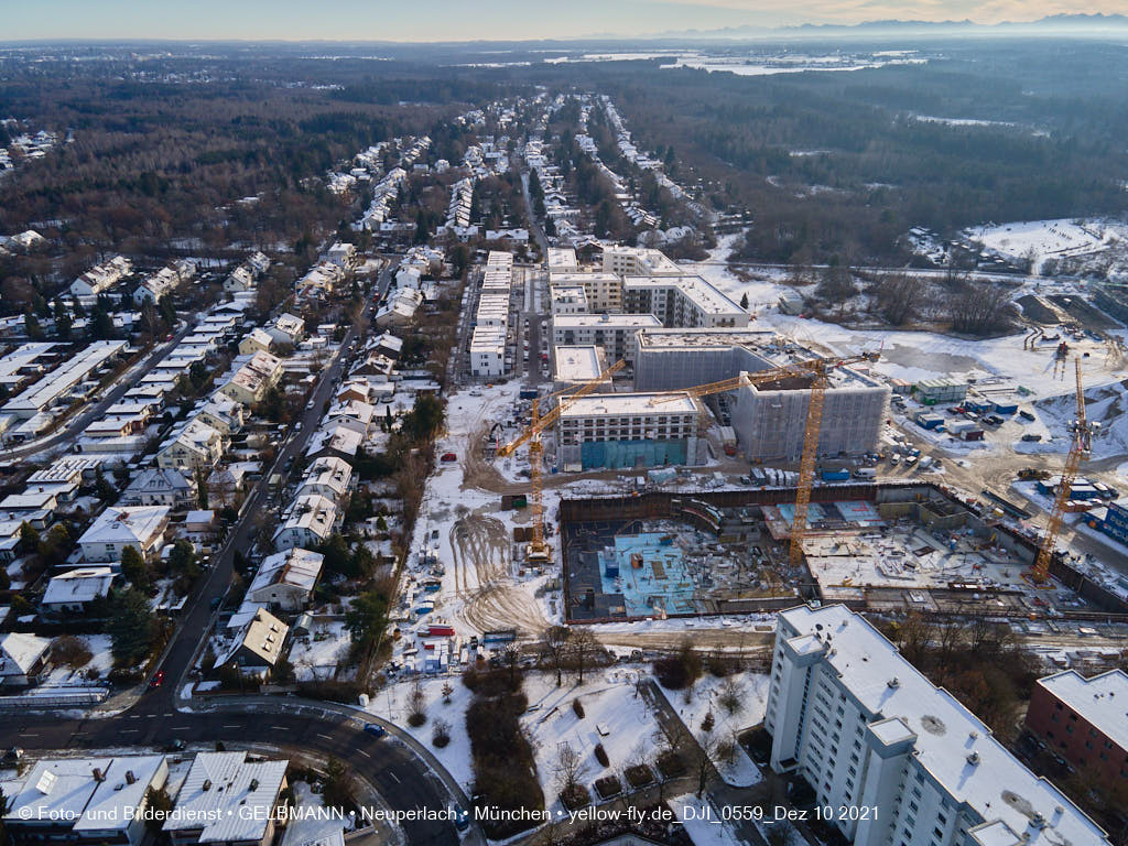 10.12.2021 -Das Alexisquartier mit Schnee im Dezember 2021 in Neuperlach