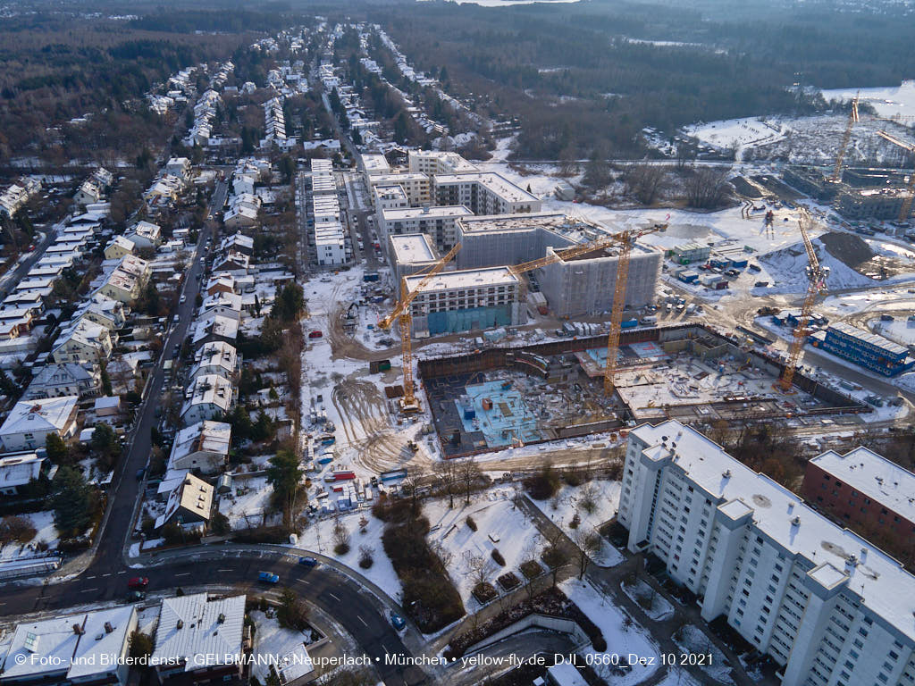 10.12.2021 -Das Alexisquartier mit Schnee im Dezember 2021 in Neuperlach