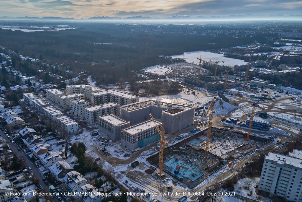 10.12.2021 -Das Alexisquartier mit Schnee im Dezember 2021 in Neuperlach