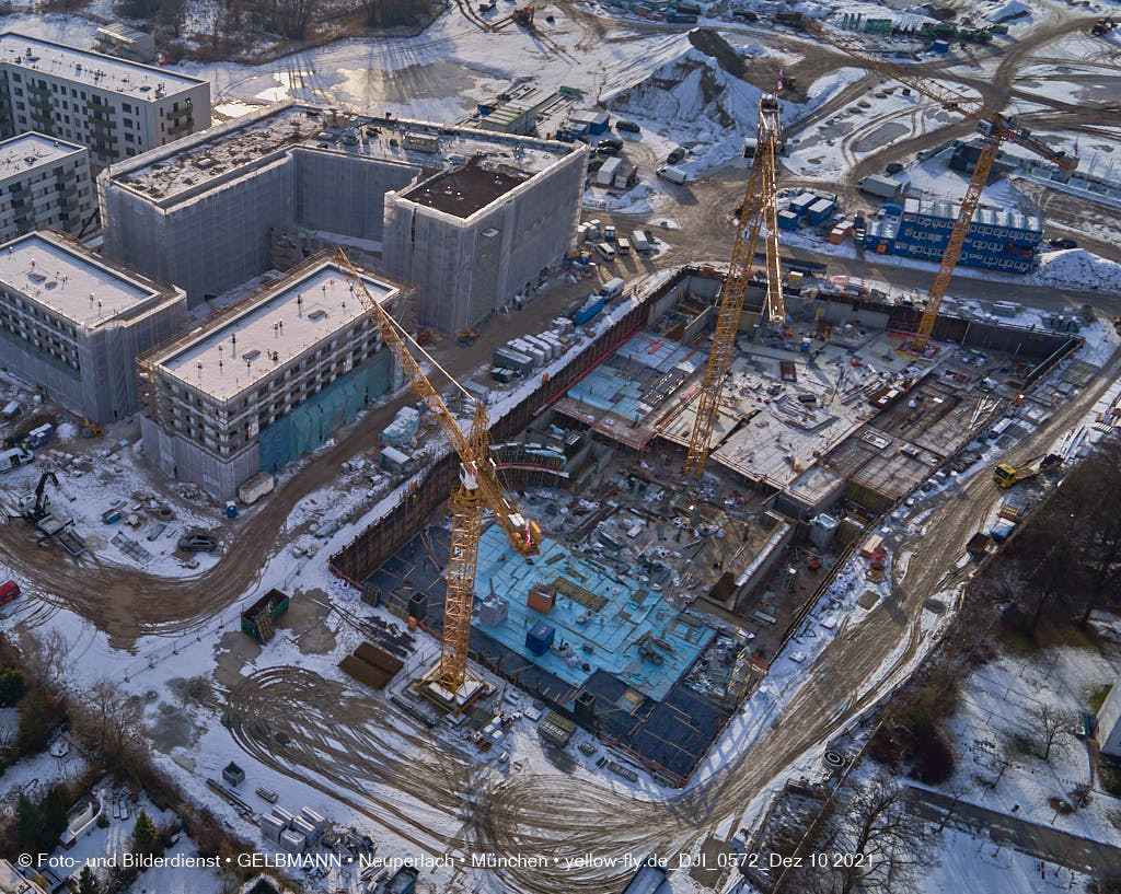 10.12.2021 -Das Alexisquartier mit Schnee im Dezember 2021 in Neuperlach