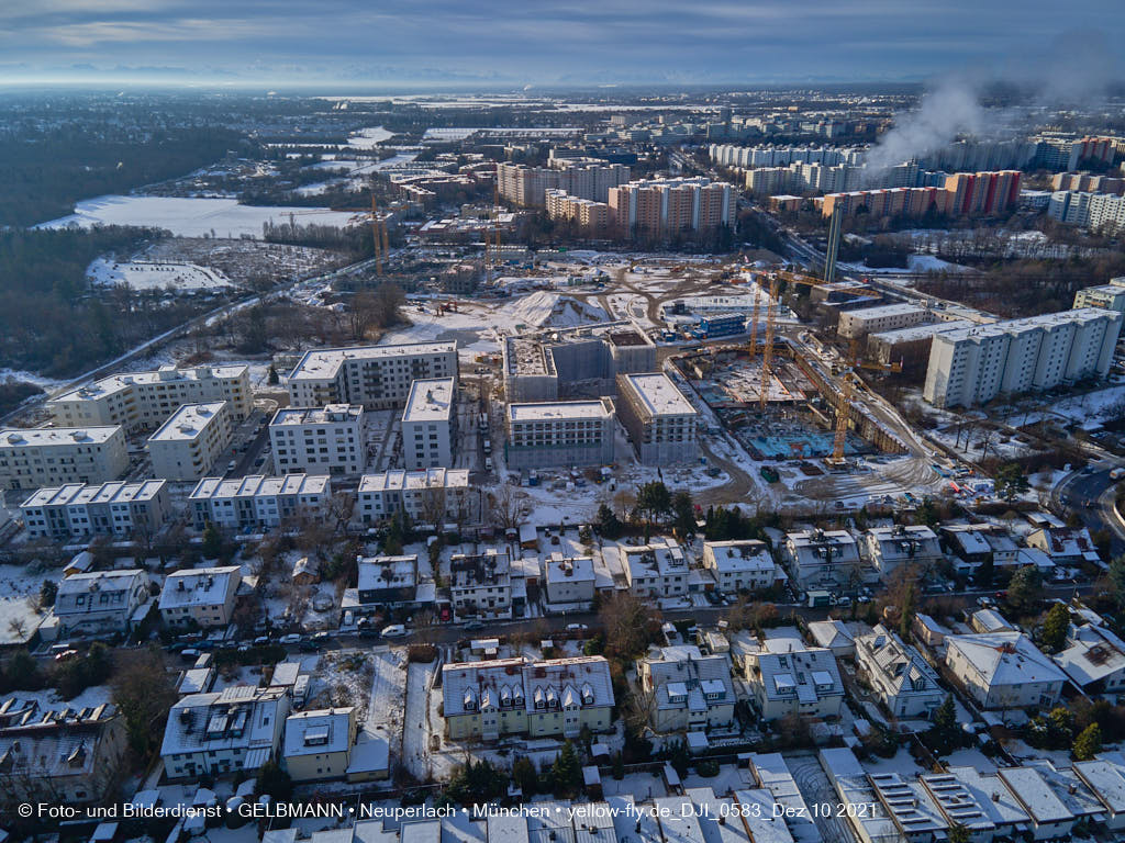 10.12.2021 -Das Alexisquartier mit Schnee im Dezember 2021 in Neuperlach