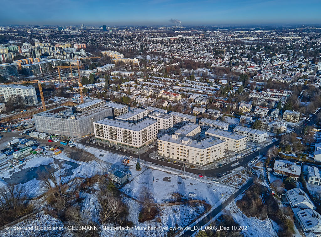 10.12.2021 -Das Alexisquartier mit Schnee im Dezember 2021 in Neuperlach