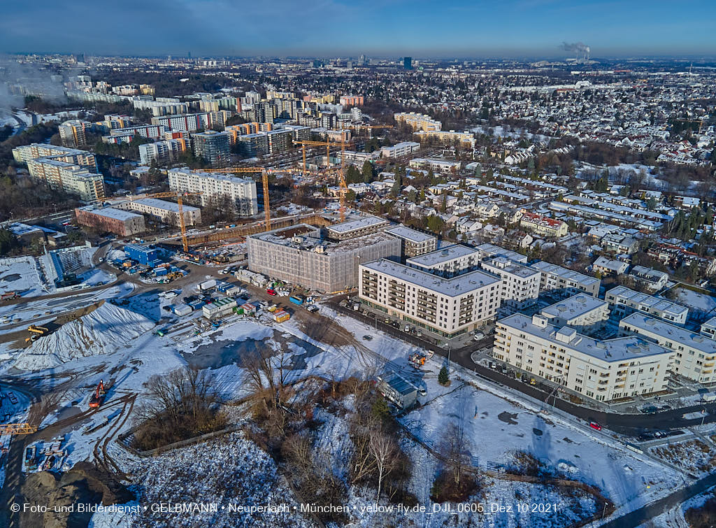 10.12.2021 -Das Alexisquartier mit Schnee im Dezember 2021 in Neuperlach