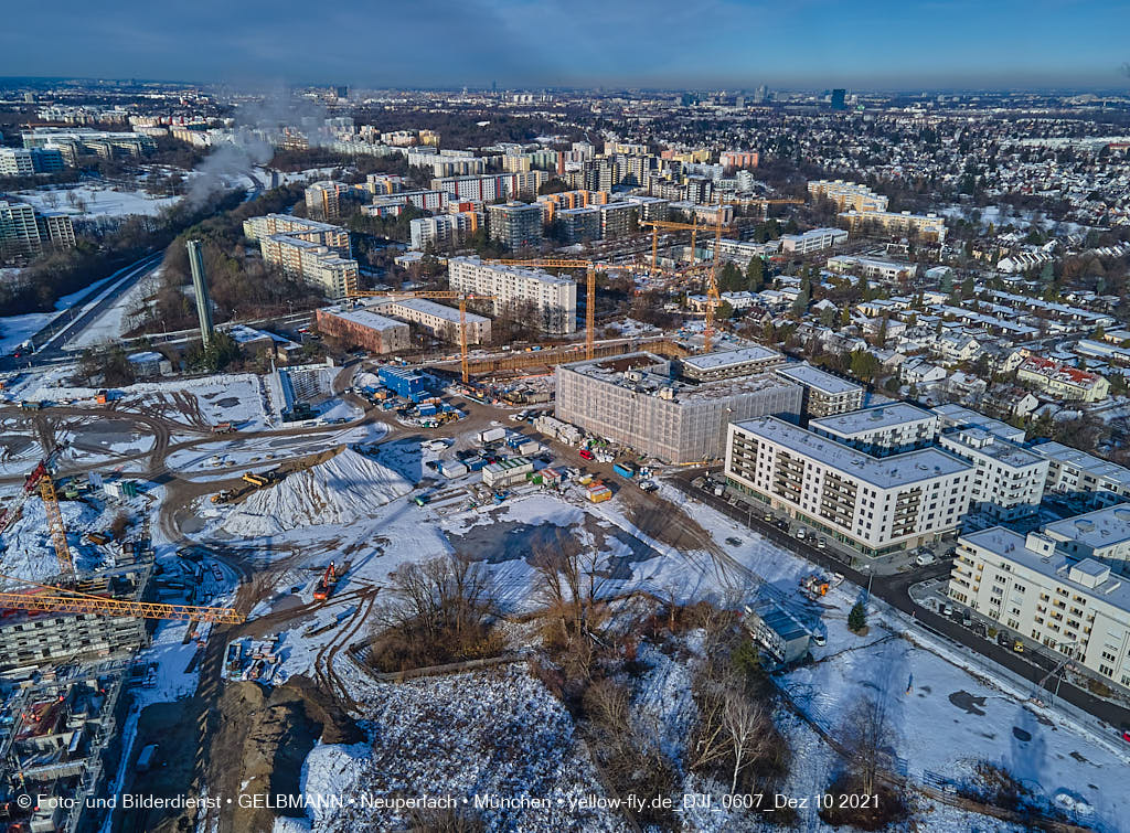 10.12.2021 -Das Alexisquartier mit Schnee im Dezember 2021 in Neuperlach