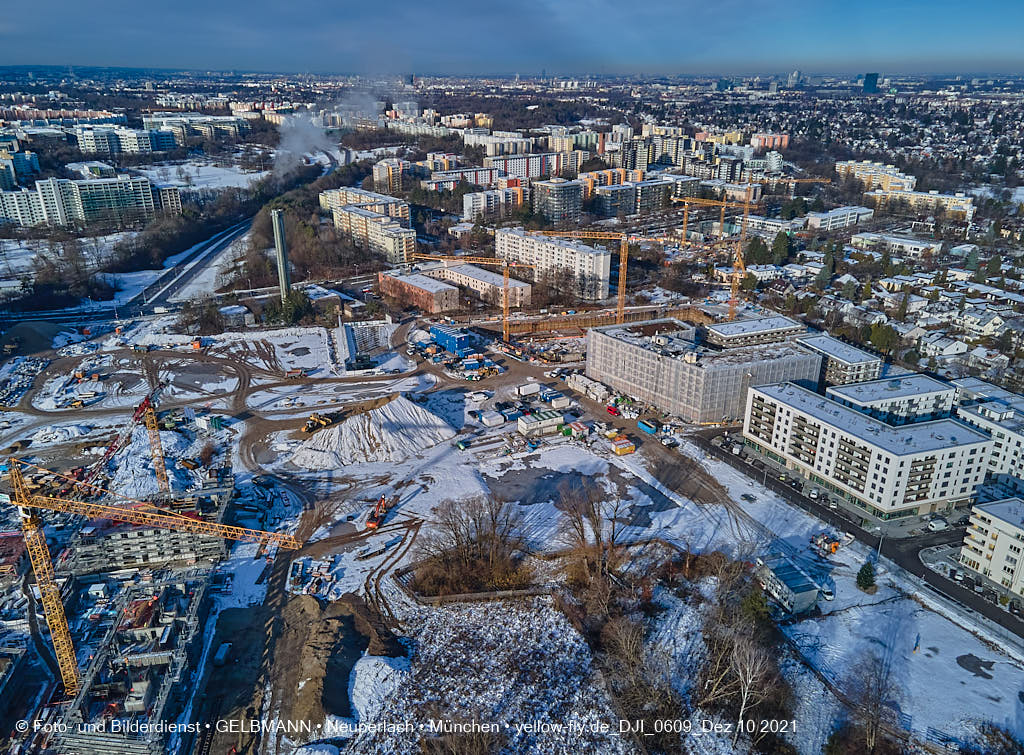 10.12.2021 -Das Alexisquartier mit Schnee im Dezember 2021 in Neuperlach