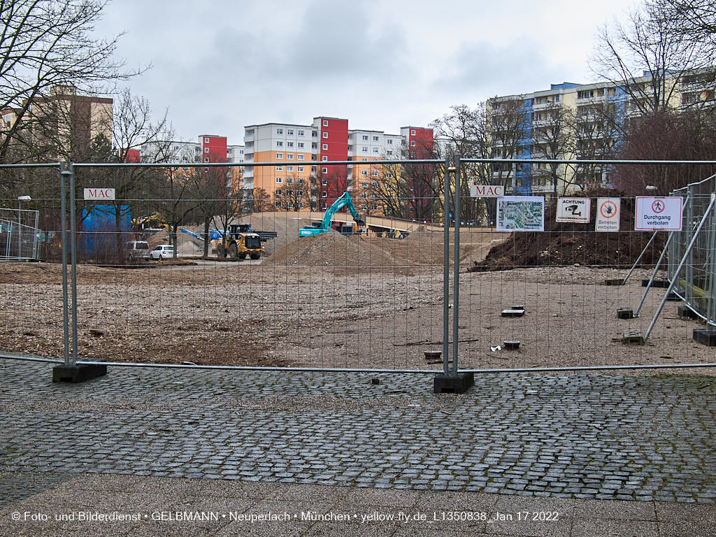 14.01.2022 - Abrissbaustelle Quiddezentrum in Neuperlach 14.01.2022 - Abrissbaustelle Quiddezentrum in Neuperlach