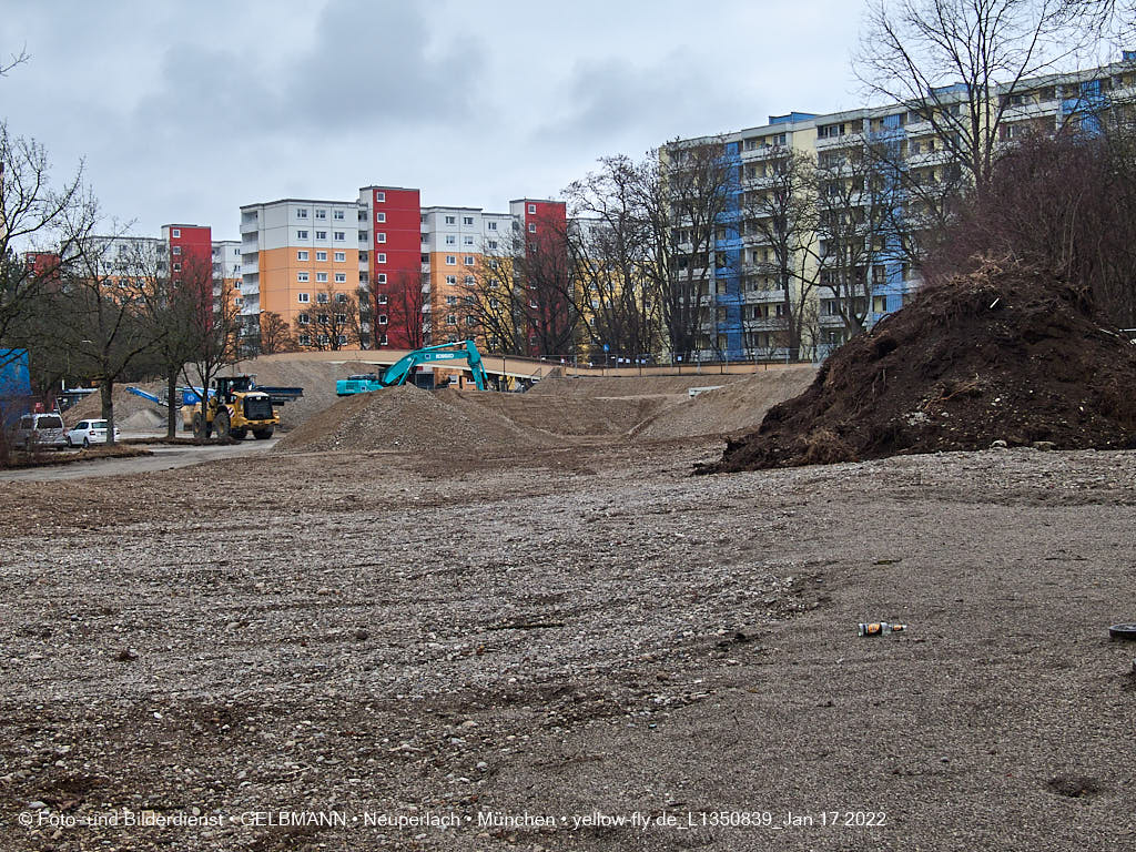 14.01.2022 - Abrissbaustelle Quiddezentrum in Neuperlach 14.01.2022 - Abrissbaustelle Quiddezentrum in Neuperlach