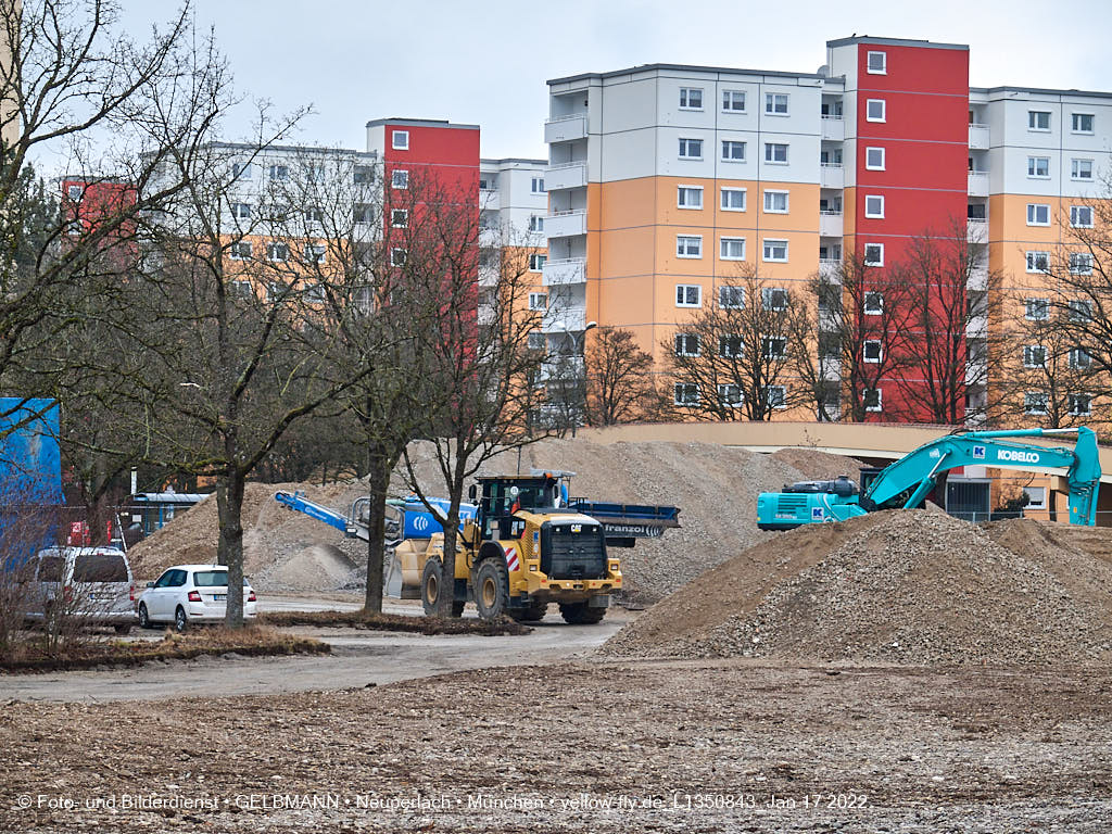 14.01.2022 - Abrissbaustelle Quiddezentrum in Neuperlach 14.01.2022 - Abrissbaustelle Quiddezentrum in Neuperlach