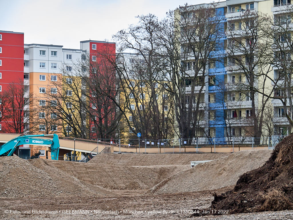 14.01.2022 - Abrissbaustelle Quiddezentrum in Neuperlach 14.01.2022 - Abrissbaustelle Quiddezentrum in Neuperlach