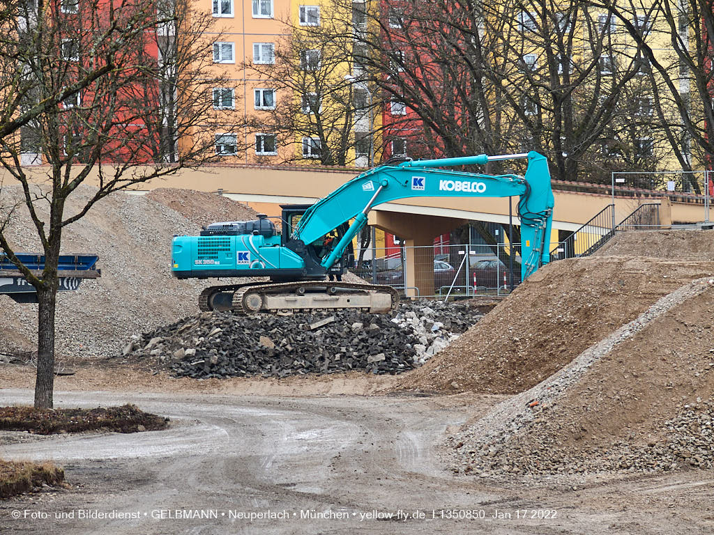 14.01.2022 - Abrissbaustelle Quiddezentrum in Neuperlach 14.01.2022 - Abrissbaustelle Quiddezentrum in Neuperlach