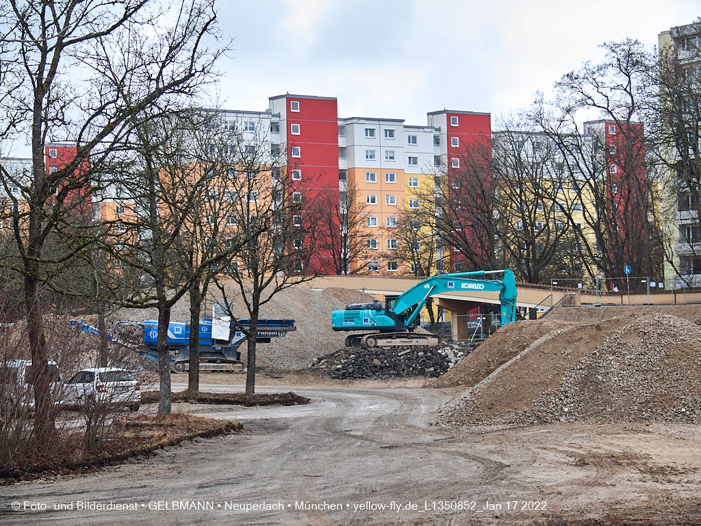 14.01.2022 - Abrissbaustelle Quiddezentrum in Neuperlach 14.01.2022 - Abrissbaustelle Quiddezentrum in Neuperlach