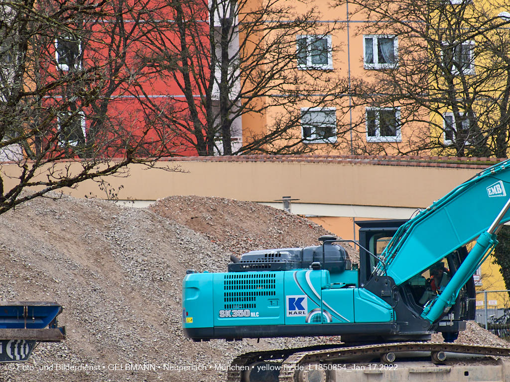 14.01.2022 - Abrissbaustelle Quiddezentrum in Neuperlach 14.01.2022 - Abrissbaustelle Quiddezentrum in Neuperlach