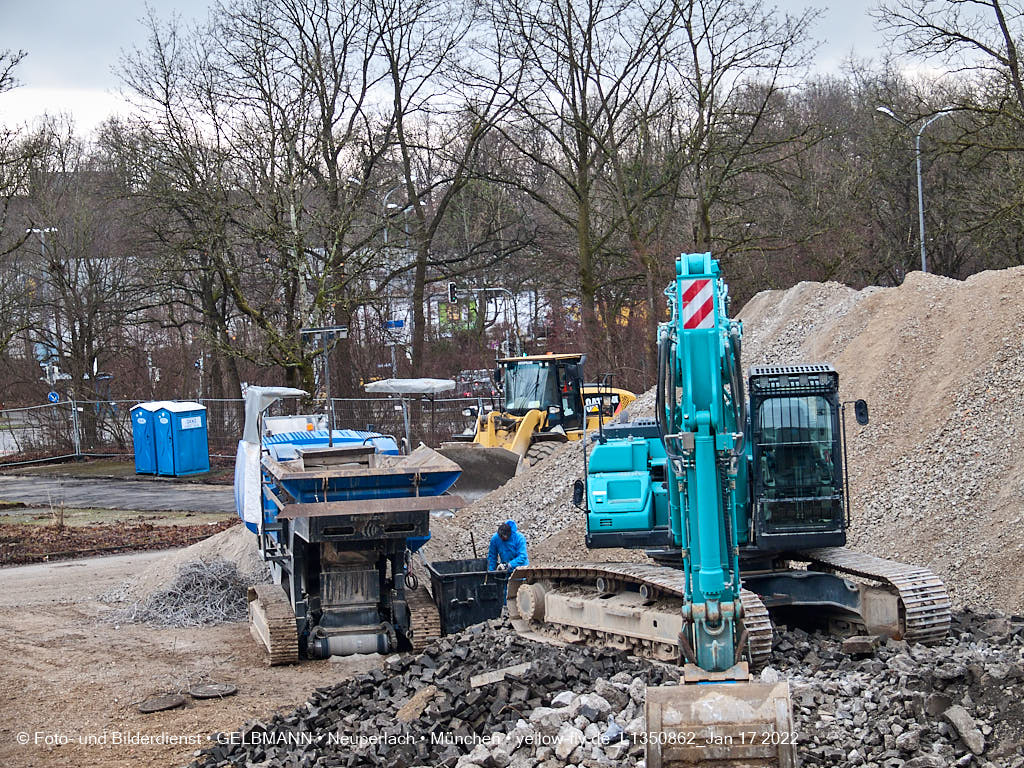 14.01.2022 - Abrissbaustelle Quiddezentrum in Neuperlach 14.01.2022 - Abrissbaustelle Quiddezentrum in Neuperlach