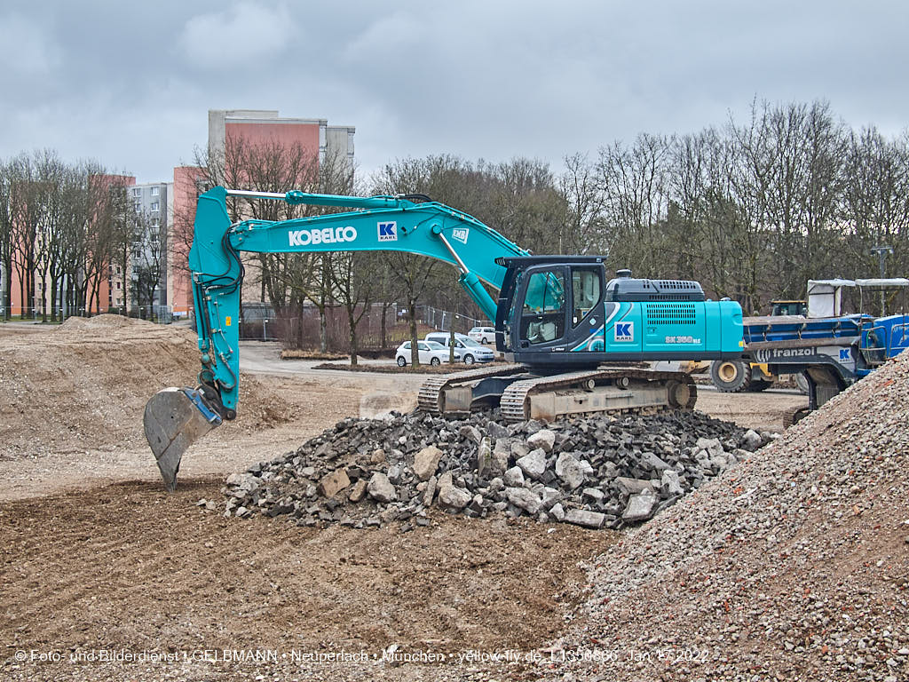 14.01.2022 - Abrissbaustelle Quiddezentrum in Neuperlach 14.01.2022 - Abrissbaustelle Quiddezentrum in Neuperlach