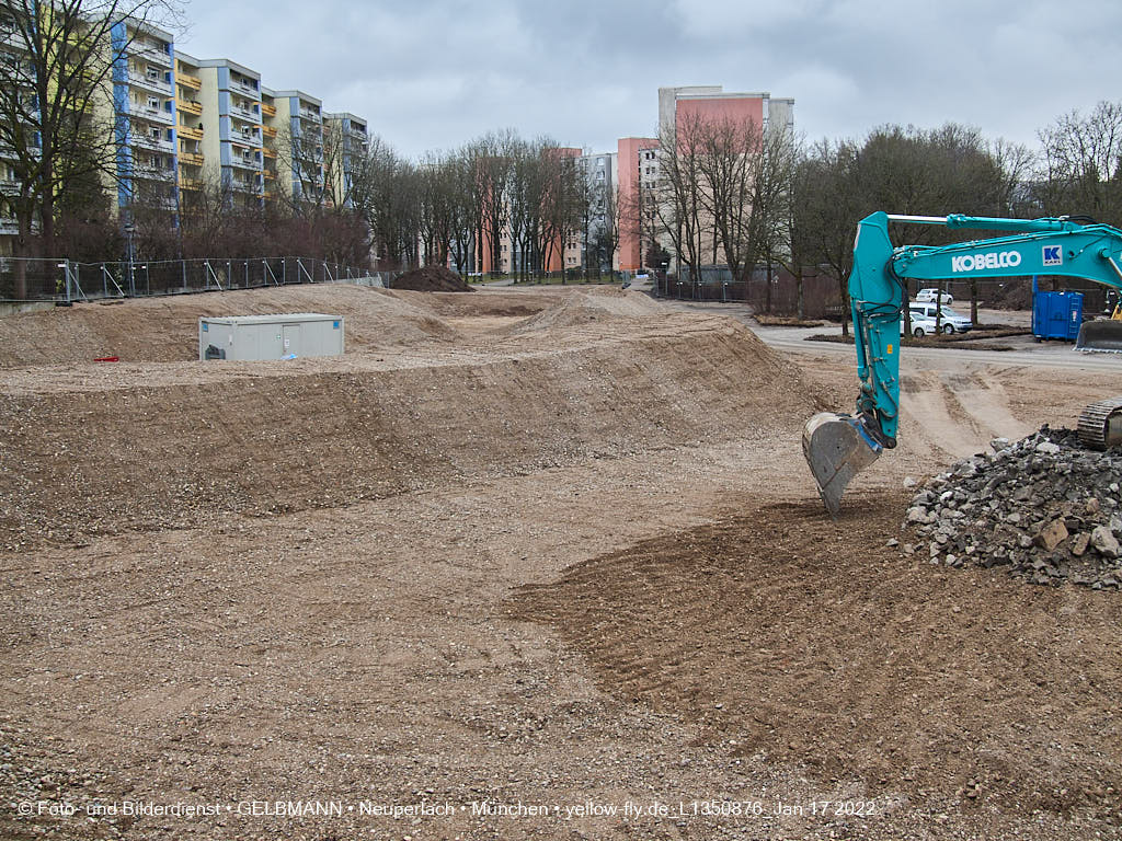14.01.2022 - Abrissbaustelle Quiddezentrum in Neuperlach 14.01.2022 - Abrissbaustelle Quiddezentrum in Neuperlach