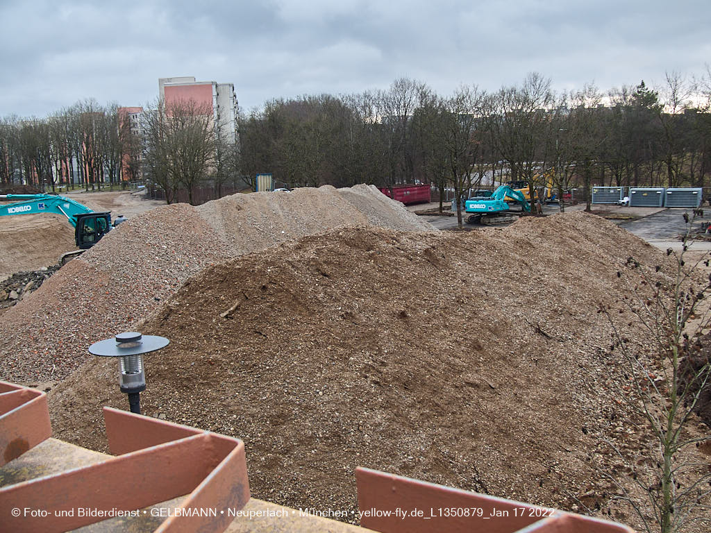 14.01.2022 - Abrissbaustelle Quiddezentrum in Neuperlach 14.01.2022 - Abrissbaustelle Quiddezentrum in Neuperlach