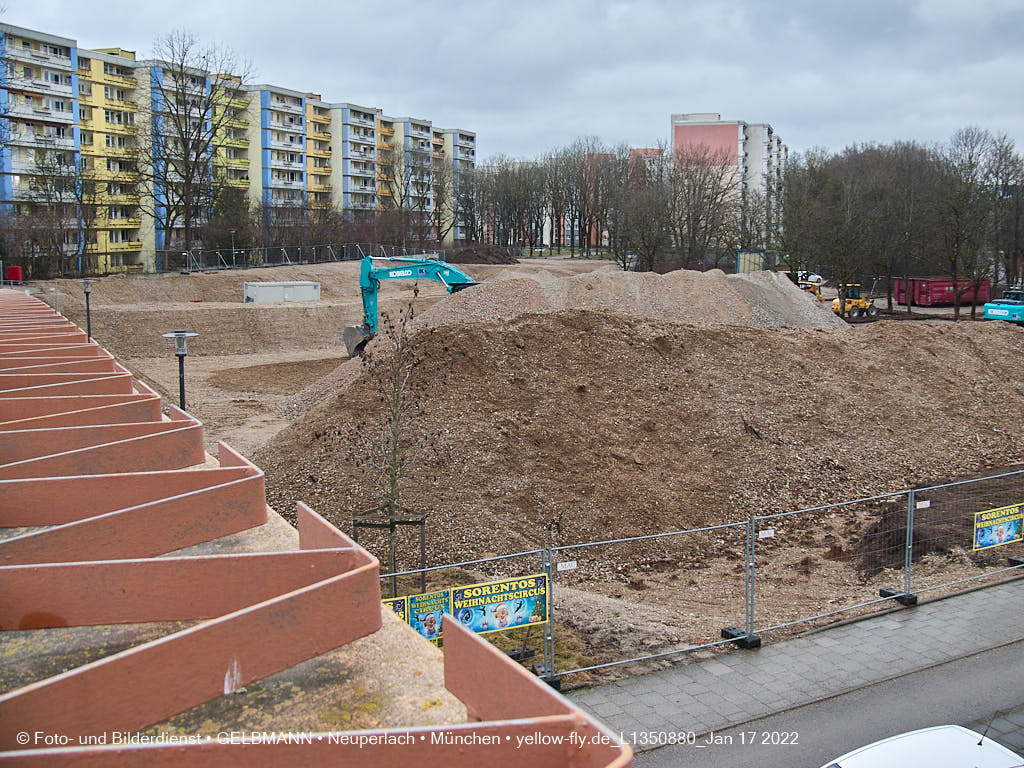 14.01.2022 - Abrissbaustelle Quiddezentrum in Neuperlach 14.01.2022 - Abrissbaustelle Quiddezentrum in Neuperlach