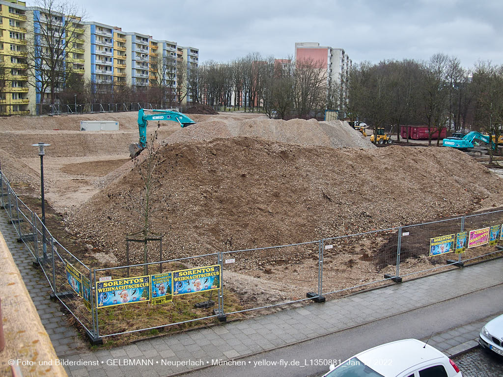 14.01.2022 - Abrissbaustelle Quiddezentrum in Neuperlach 14.01.2022 - Abrissbaustelle Quiddezentrum in Neuperlach