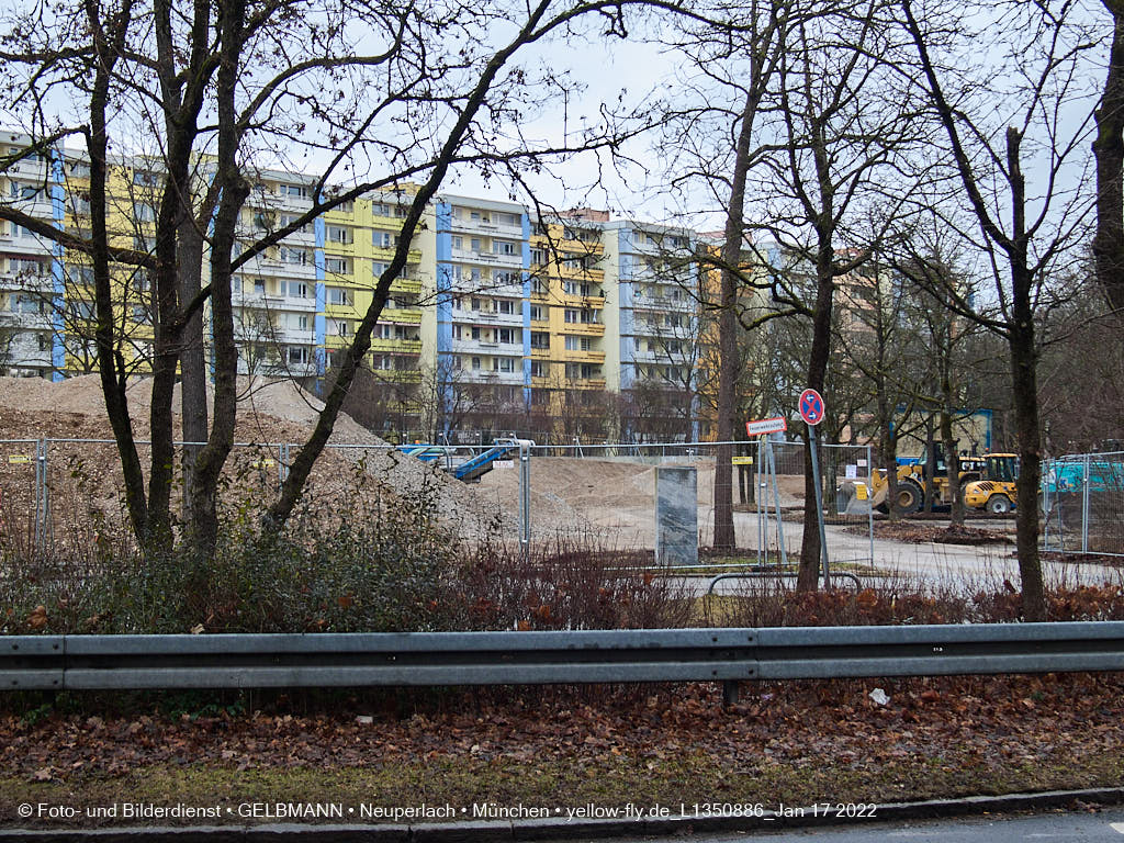 14.01.2022 - Abrissbaustelle Quiddezentrum in Neuperlach 14.01.2022 - Abrissbaustelle Quiddezentrum in Neuperlach