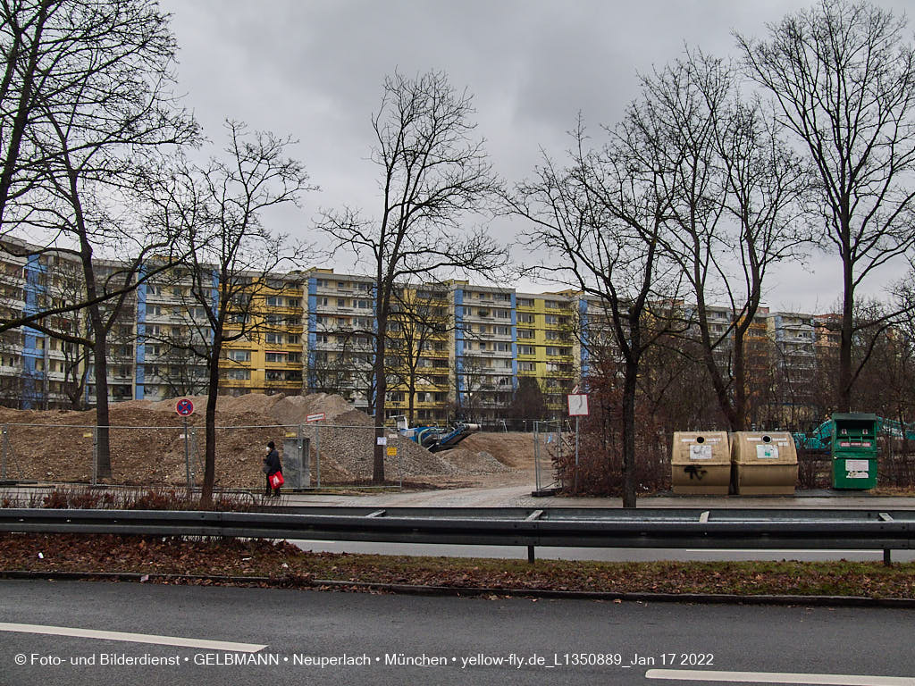 14.01.2022 - Abrissbaustelle Quiddezentrum in Neuperlach 14.01.2022 - Abrissbaustelle Quiddezentrum in Neuperlach