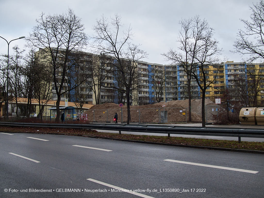 14.01.2022 - Abrissbaustelle Quiddezentrum in Neuperlach 14.01.2022 - Abrissbaustelle Quiddezentrum in Neuperlach