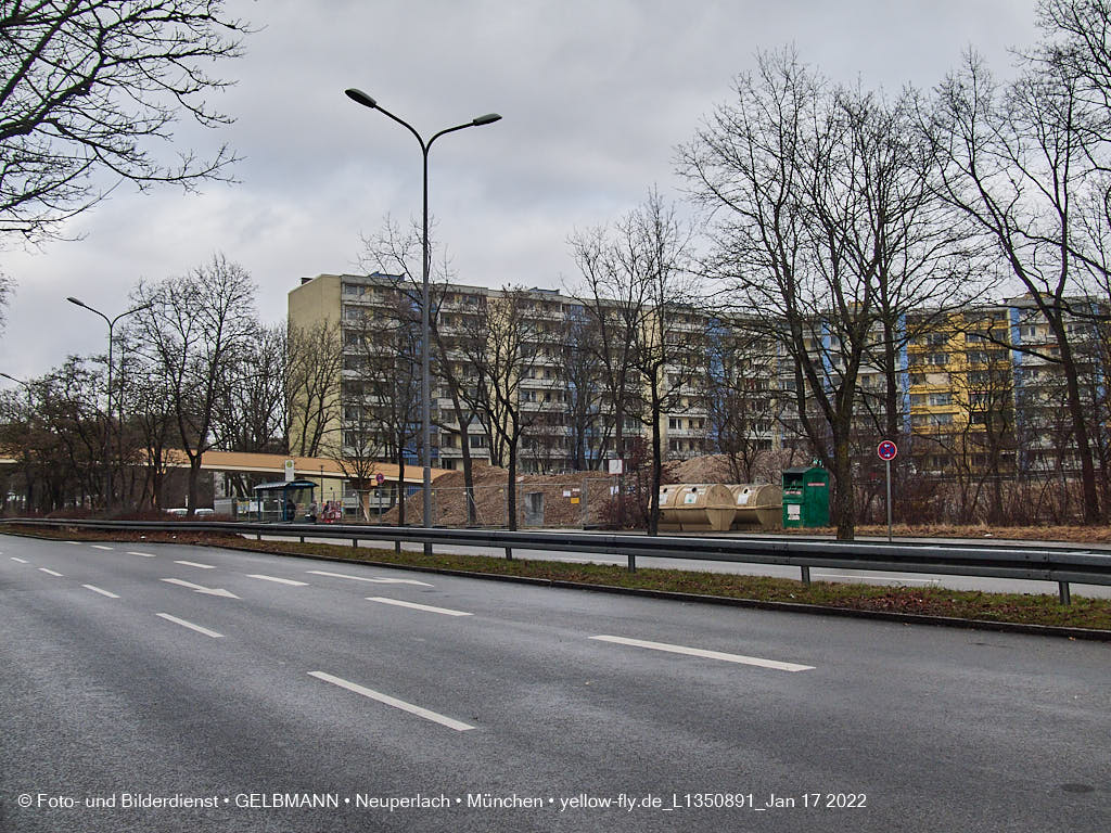 14.01.2022 - Abrissbaustelle Quiddezentrum in Neuperlach 14.01.2022 - Abrissbaustelle Quiddezentrum in Neuperlach