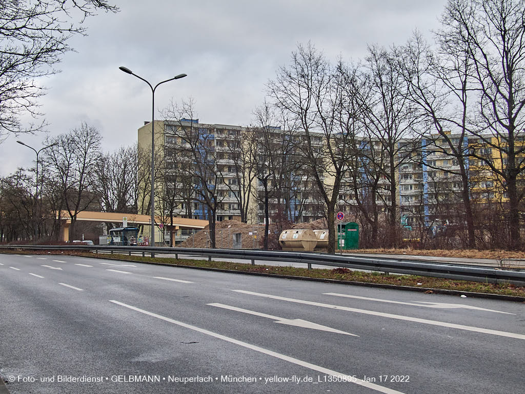 14.01.2022 - Abrissbaustelle Quiddezentrum in Neuperlach 14.01.2022 - Abrissbaustelle Quiddezentrum in Neuperlach