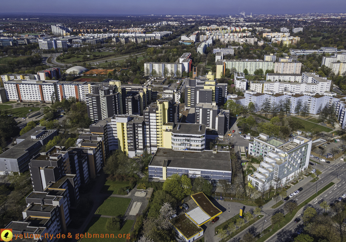 20.04.2022 - Marx-Zentrum und Karl-Marx-Ring 53-57 in Neuperlach