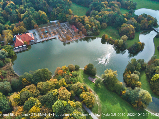 13.10.2022 - der Ostpark mit Biergarten und See in Neuperlach