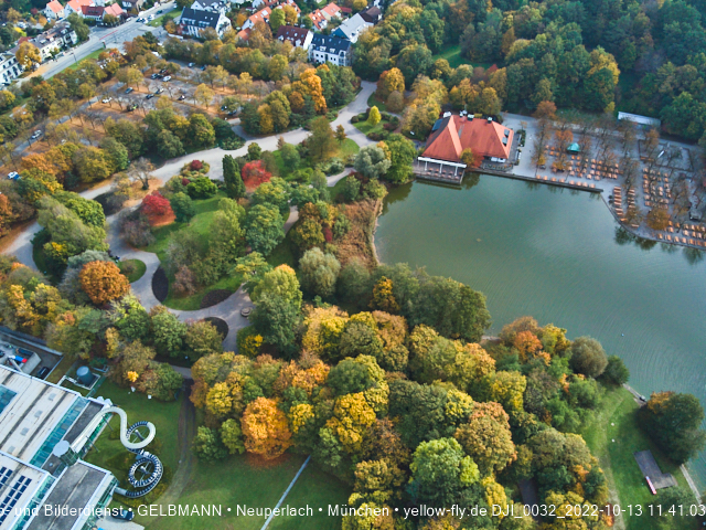 13.10.2022 - der Ostpark mit Biergarten und See in Neuperlach