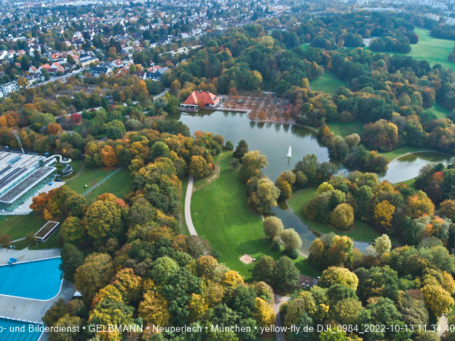 13.10.2022 - der Ostpark mit Biergarten und See in Neuperlach
