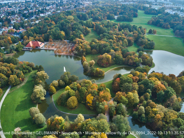 13.10.2022 - der Ostpark mit Biergarten und See in Neuperlach