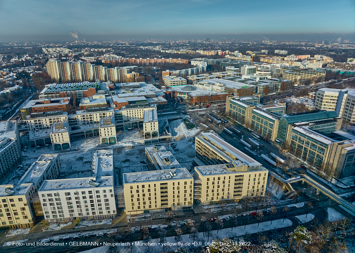 13.12.2022 - Perlach-Plaza mit Neuperlach Zentrum und Umgebung