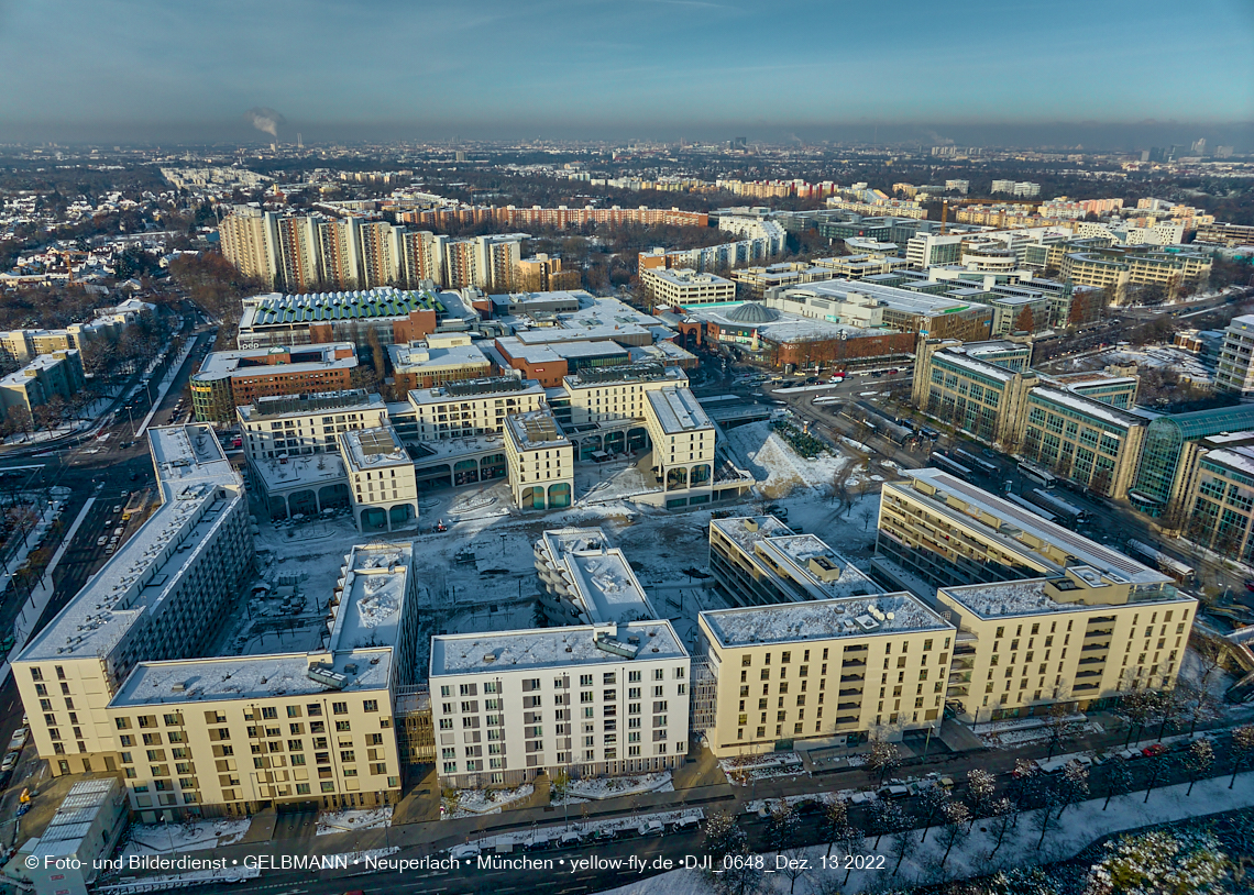 13.12.2022 - Perlach-Plaza mit Neuperlach Zentrum und Umgebung