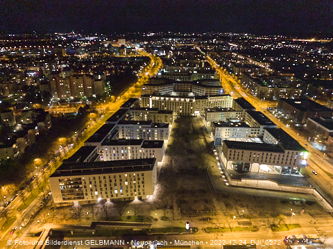 24.12.2022 - PerlachPlaza und Neue Mitte bei Nacht aus der Luft