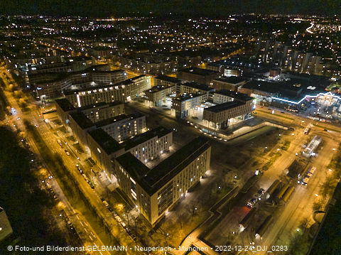 24.12.2022 - PerlachPlaza und Neue Mitte bei Nacht aus der Luft
