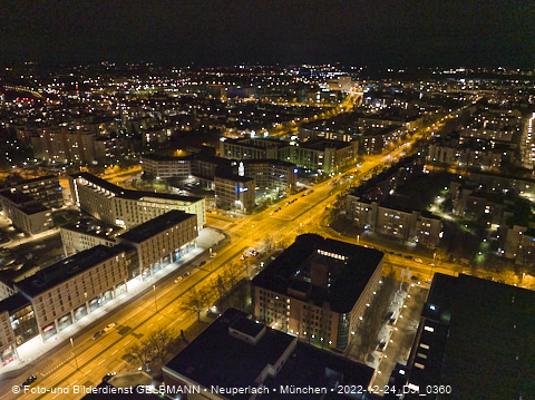 24.12.2022 - PerlachPlaza und Neue Mitte bei Nacht aus der Luft