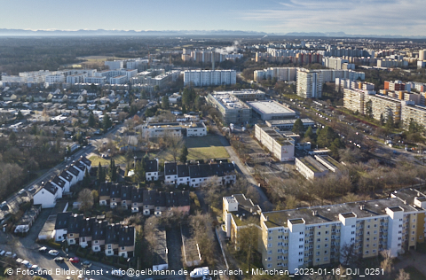 16.11.2023 - Marx-Zentrum und Karl-Marx-Ring 52-62 in Neuperlach