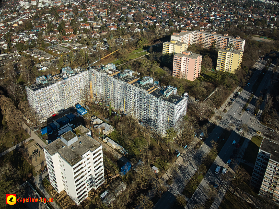 07.02.2023 - Luftbilder von der Sanierung am Karl-Marx-Ring 11-21 in Neuperlach