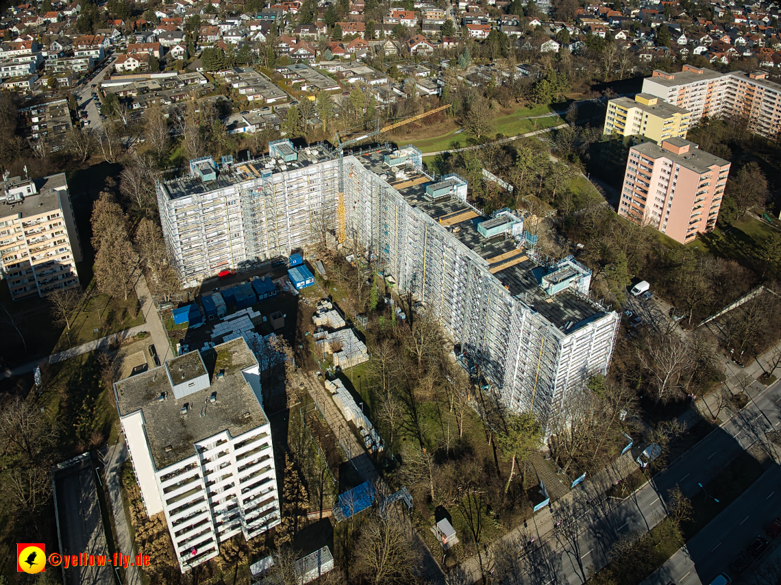 07.02.2023 - Luftbilder von der Sanierung am Karl-Marx-Ring 11-21 in Neuperlach