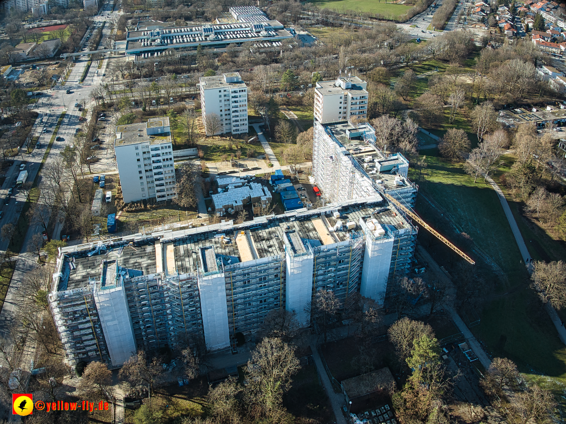 07.02.2023 - Luftbilder von der Sanierung am Karl-Marx-Ring 11-21 in Neuperlach