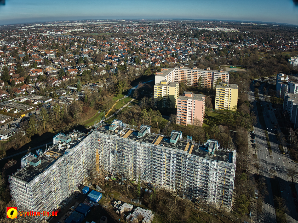 07.02.2023 - Luftbilder von der Sanierung am Karl-Marx-Ring 11-21 in Neuperlach