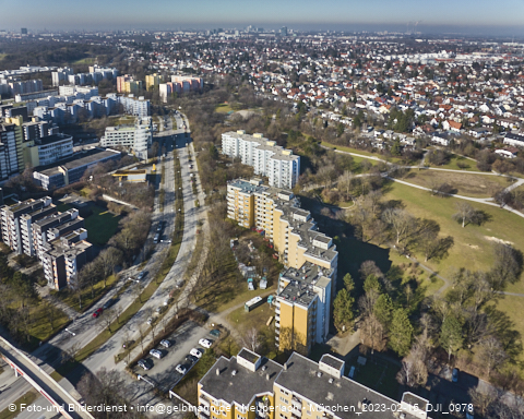 15.02.2023 - Marx-Zentrum und Karl-Marx-Ring 52-62 in Neuperlach