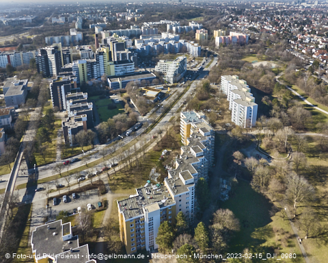 15.02.2023 - Marx-Zentrum und Karl-Marx-Ring 52-62 in Neuperlach