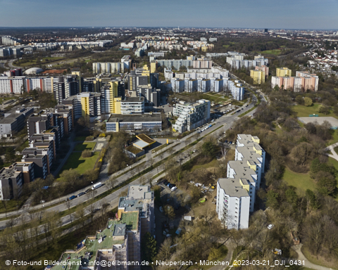 21.03.2023 - Marx-Zentrum und Karl-Marx-Ring 52-62 in Neuperlach