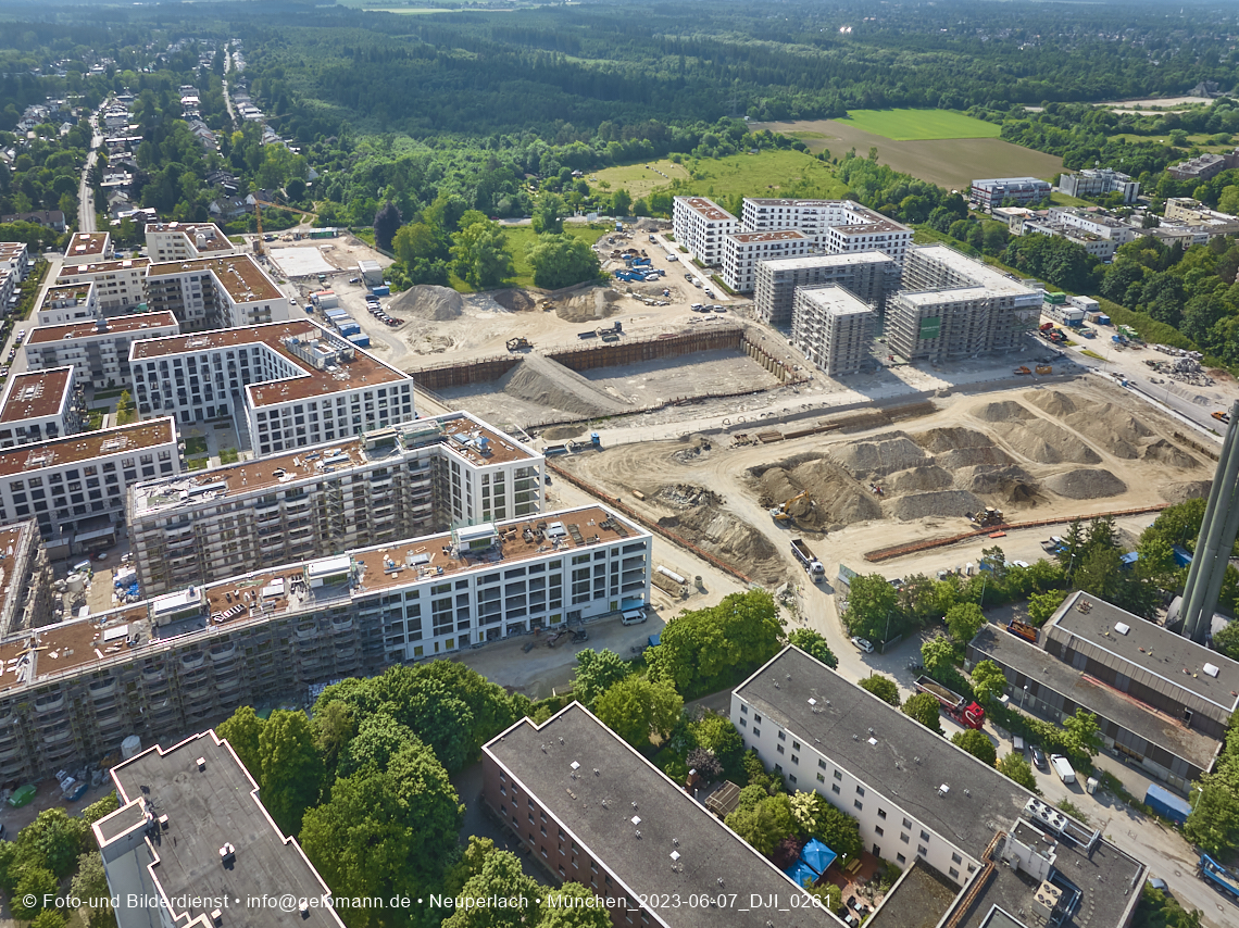 07.06.2023 - Aktuelle Luftbilder aus dem Alexisquartier und Pandion Verde in Neuperlach in München