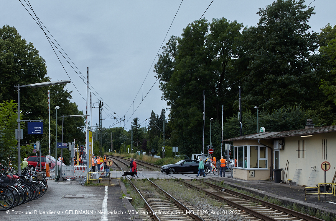 01.08.2023 - Bahnschranke an der S-Bahn Fasanerie