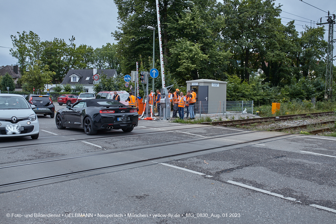 01.08.2023 - Bahnschranke an der S-Bahn Fasanerie